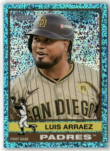 2025 Topps Heritage #39 Luis Arraez Chrome Light Blue Sparkle Refractor - Picture 1 of 2