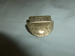 Vintage 1942 Minnesota Chauffeur Pinback License Lot A-557 - Picture 1 of 9
