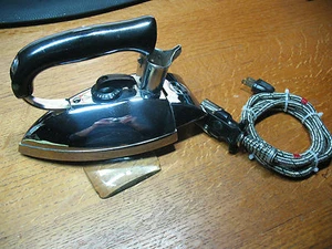 DECO ELECTRIC IRON MONTGOMERY WARD No. 04GN -86-4973- NICE- - Picture 1 of 12