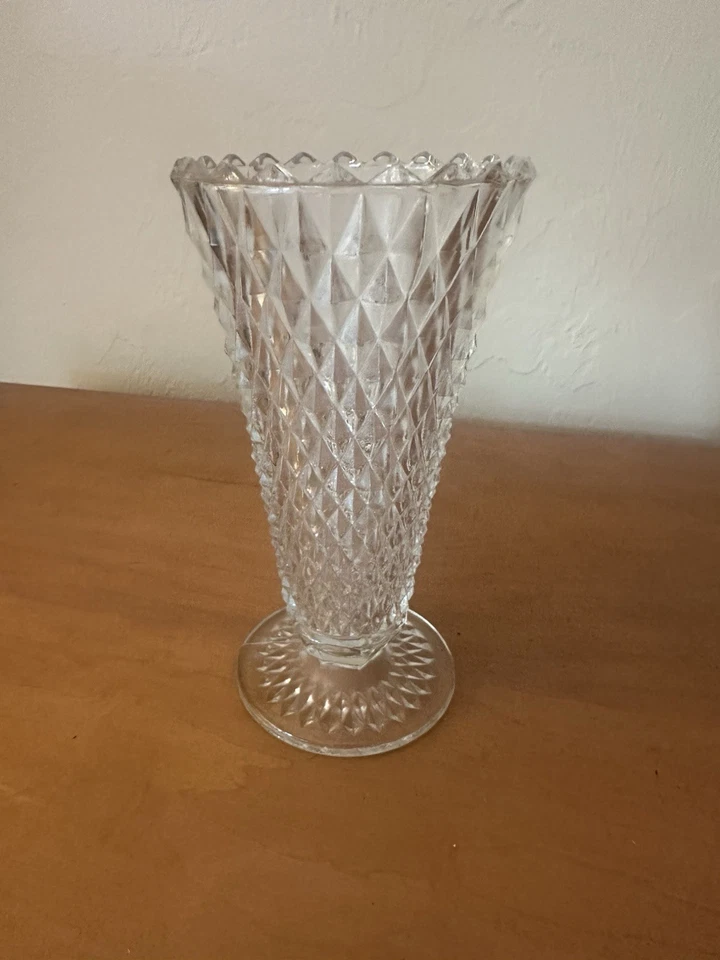 Винтажная ваза из хрустального стекла с бриллиантовым узором - Изображение 1 из 3