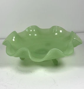 VINTAGE Fenton JADEITE JADITE Green Glass Three Footed, Ruffled Edge Bowl, Dish  - Picture 1 of 6