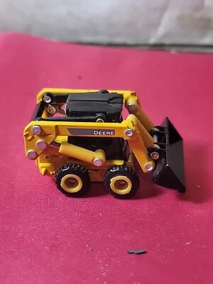 Ertl 1/64 John Deere 320D Skid Steer Model Loader - Image 1 of 4