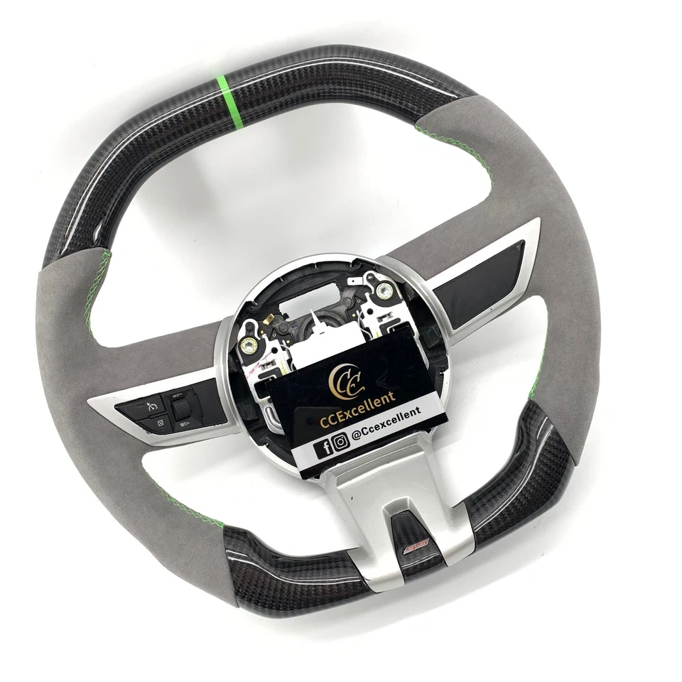 Volante de fibra de carbono real para Chevrolet Camaro SS 2009-2011 Foto 1 de 4