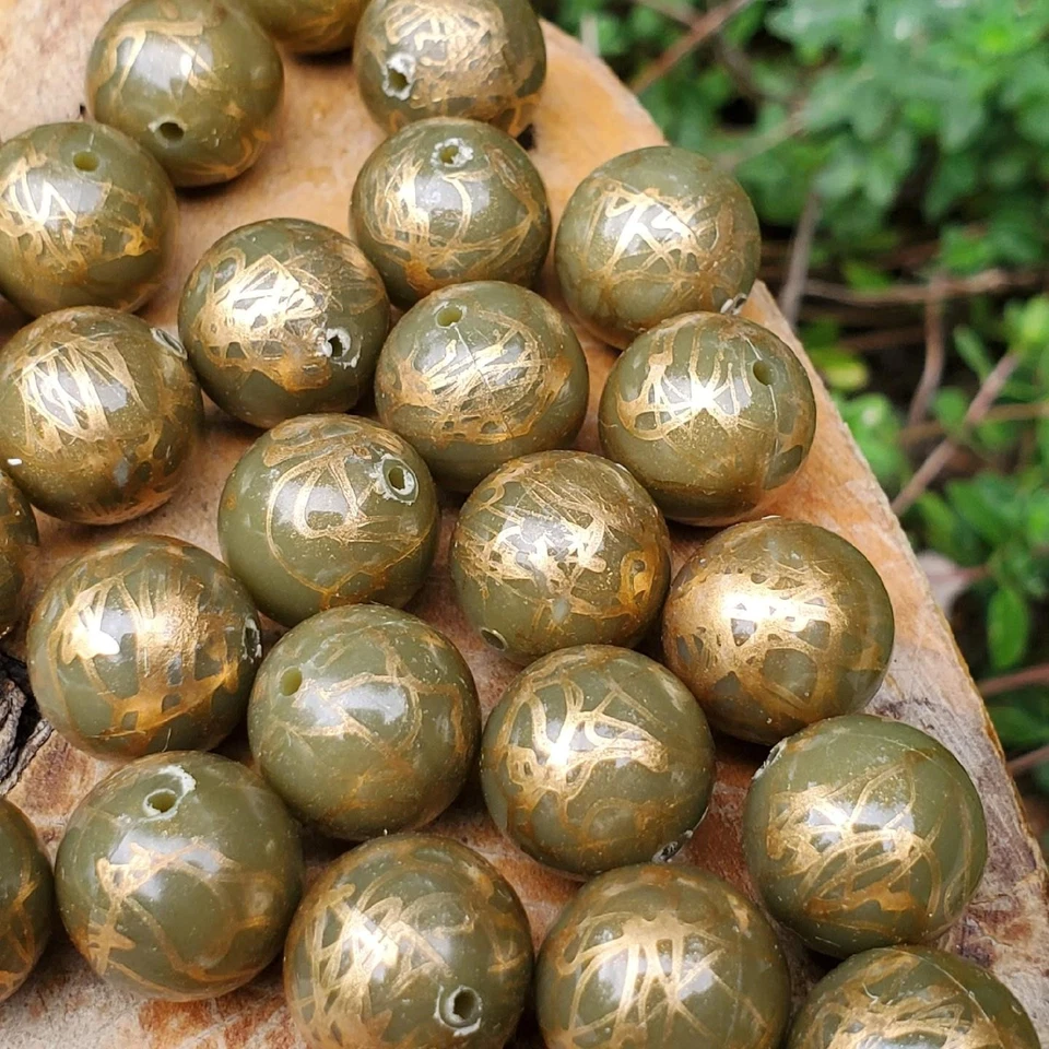 Contas artísticas vintage alemãs verde oliva e douradas dos anos 80 - Conjunto de 30 acrílicas - Imagem 1 de 3