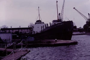 1980 Frome Shipping Ship Boat 35mm Original Slide Ref 1476 - Picture 1 of 1