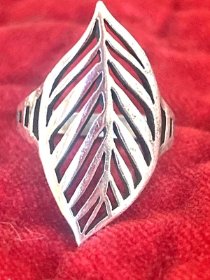CHRISTMAS IS COMING! VTG James Avery Retired Silver HTF Open Leaf Ring Size 9 - Image 1 of 4