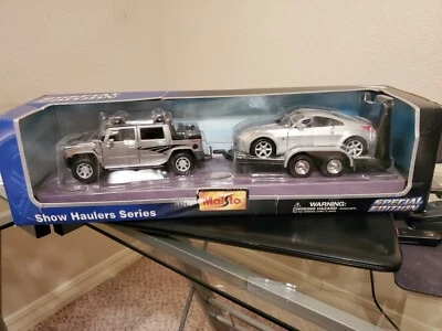 Maisto  Special Edition Show Haulers  Set with Hummer and 350z *New  1/24 * - Image 1 of 3