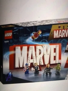LEGO 76313 SUPERHEROES MARVEL LOGO SET INCLUDING MINIFIGURES NEW SEALED - Picture 1 of 1