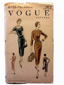 Vintage 1955 VOGUE Nähmuster Factory Cut 12 Stck. #8733 geformtes Halskleid 14 - Bild 1 von 5