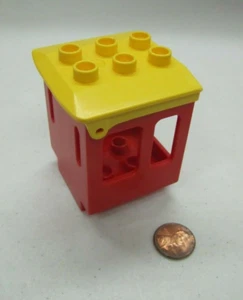 Lego Duplo RED YELLOW TRAIN ENGINEER'S CAB Specialty Block Part Cockpit Replace - Picture 1 of 3