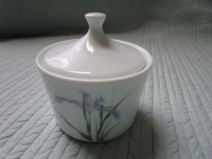 Corning Shadow Iris Pattern Sugar Bowl with Lid 81 TI Corelle EUC - Picture 1 of 4