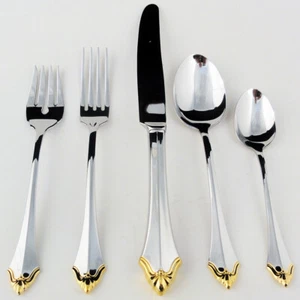 GOLDEN KENWOOD by Oneida 5 Piece Place Setting NEW NEVER USED 18/10  - Picture 1 of 6