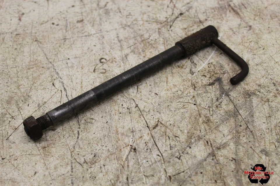 1985 YAMAHA IT200 FRONT WHEEL RIM AXLE PIVOT BOLT C3D - Изображение 1 из 4