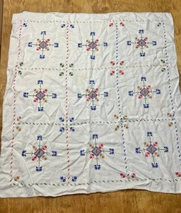 Vintage Square Embroidered Tablecloth 37x37 - Picture 1 of 6