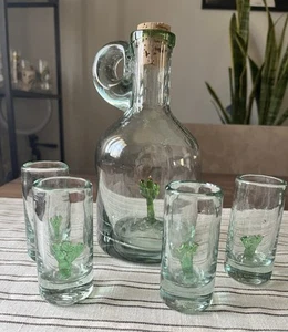 5 handblown glass Tequila decanter and shot glasses w/ Art Glass cactus detail - Picture 1 of 6