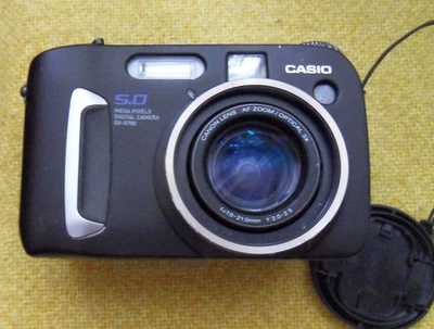 CASIO QV-5700 Digitalkamera-5 MP Lichtstark - Bild 1 von 4