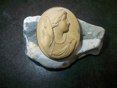 Biedermeier-Brosche-Echte- Lava-Kamee-Gemme-Camee - Bild 1 von 4