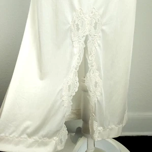 Vintage 40s 50s Ivory Half Slip Skirt/ Lace Fabric Silky Nylon Back Slit Bridal - Picture 1 of 17