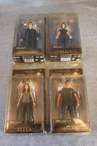4 Twilight New Moon NECA 2009 Action Figures Bella, Edward, Jacob, Alice SEALED Cover