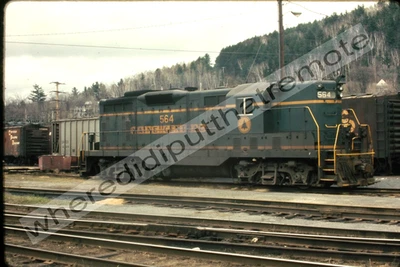 Original Slide Maine Central MEC 564 EMD GP7 St. Johnsbury VT 5-4-1972 - Imagem 1 de 2