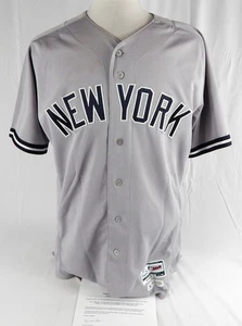 Camiseta deportiva gris usada del juego Gleyber Torres #25 2018 de los New York Yankees 44 608 - Imagen 1 de 11