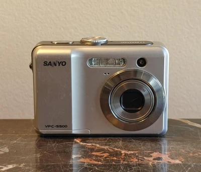 Sanyo VPC-S500 Digital Camera 5MP Tested Working - Image 1 of 4