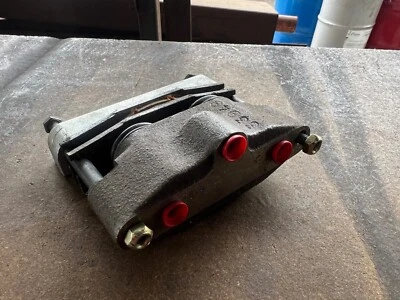 Conjunto de freno Taylor-Dunn, 41-351-30, pinza Foto 1 de 4