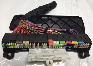 1997 1998 1999 2000 2001 2002 2003 BMW E39 528I INTERIOR GUANTERA CAJA DE FUSIBLES OEM - Imagen 1 de 4