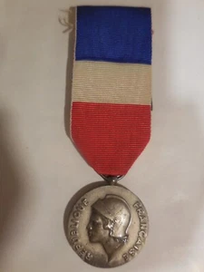 Francia medaglia ministero difesa delle terre - Picture 1 of 2
