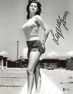 SOPHIA LOREN SIGNED AUTOGRAPHED 8x10 PHOTO ITALIAN SEX SYMBOL ICON BECKETT BAS - Picture 1 of 2