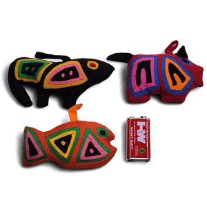 3 adornos navideños vintage de tela de arte popular de felpa KUNA MOLA pez cerdo - Imagen 1 de 2