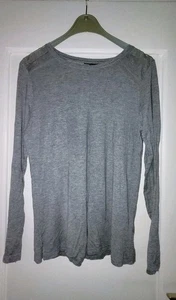 Shirt Grau, Langarm,  Spitzeneinsatz, Gr. 36 / 38 - Bild 1 von 4