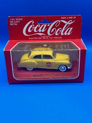 SOLIDO 1:43 SCALE COCA-COLA COLLECTION - 1950 CHEVROLET SEDAN - BOXED 4304171 - Image 1 of 4
