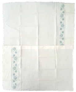 (2) Vtg Embroidered Standard Pillowcases Blue Flowers - Picture 1 of 4
