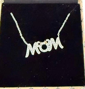 Disney Minnie Mom Rebecca Hook Necklace - Picture 1 of 1