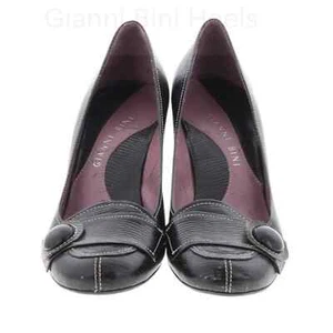 Gianni Bini Textured black leather pumps 9 Button Detail - Picture 1 of 10