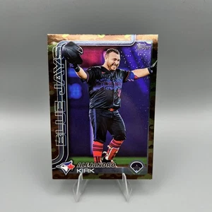2025 Topps Series 2 #689 Alejandro Kirk Camo Parallel /25 Toronto Blue Jays SSP - Picture 1 of 2