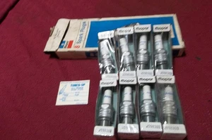 (8) NOS Mopar OEM Spark plugs  2098360  P-67P - Foto 1 di 3