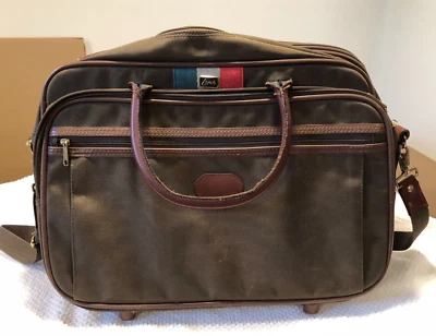 VTG - LARK Z WEEKENDER 750 SERIES CARRY ON LUGGAGE 18"x13"x8" - Image 1 of 2