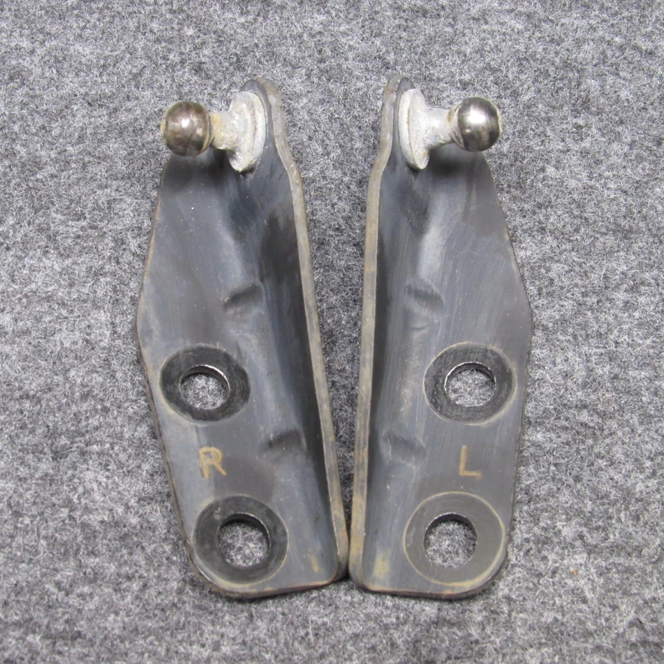 Soportes de montaje de amortiguador para puerta levadiza Suzuki SX4 2010-2013 Sportback izquierda y derecha 70714 Foto 1 de 3