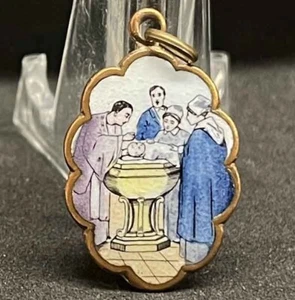 Antigua medalla Wow increíble! Escena bautizo diseño esmaltado super delicado católico - Imagen 1 de 9
