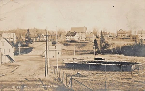 Pembroke ME "Bridge Hill" Nota Hermosas Casas en la Colina, Foto Real Postal - Imagen 1 de 2