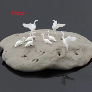 24pcs Échelle OO 1:75 Miniature Jouet Oiseau en Plastique Grue à Couronne Rouge - Photo 1/6