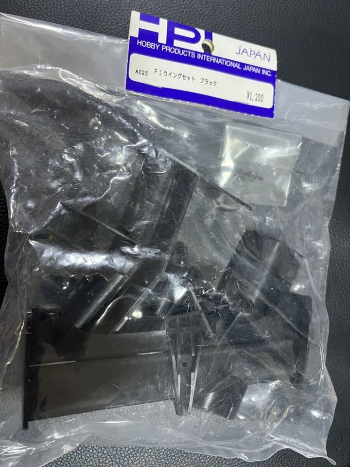 HPI F1 Wing Set Black - Image 1 of 1