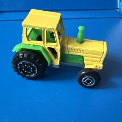 Majorette Tractor Tracteur vert N° 208 Ech 1:65 Yellow Green - Image 1 of 4