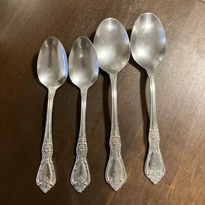 Lot of 4 Oneida Distinction Deluxe HH KENNETT SQUARE Teaspoon Oval Soup Spoons - Picture 1 of 2
