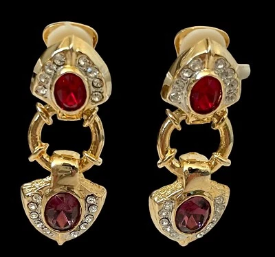 Pendientes colgantes/gota de diamantes y rubí rojo simulado de oro. Clip Foto 1 de 4