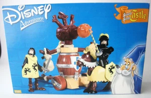 2003 DISNEY ADVENTURE CASTLE SIEGE CATAPULT KNIGHT SWORD IN STONE FAMOSA NEW ! - Picture 1 of 5