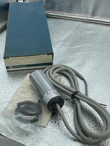 Telemecanique XSA V12171 / Inductive Sensor/ Unused/ Boxed - Picture 1 of 4