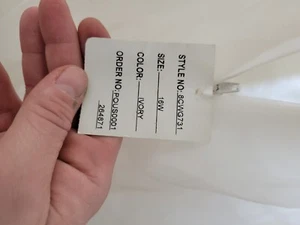 wedding dresses size 16w ball gown style. 3/4 sleeve beautiful beading  - Picture 1 of 9